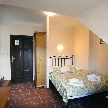 Na 15. Poledniku Gæstehus Jindřichŭv Hradec